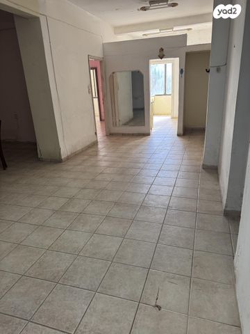 דירת גן, גאולה 37, גאולה, חיפה