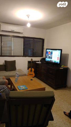 מעפילי אגוז 69