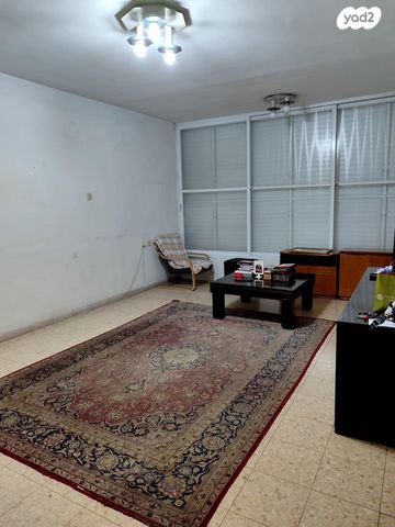 דרך אבא הלל 44