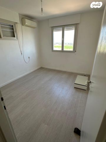 דירה, כורזים 10, נווה שרת, תל אביב יפו