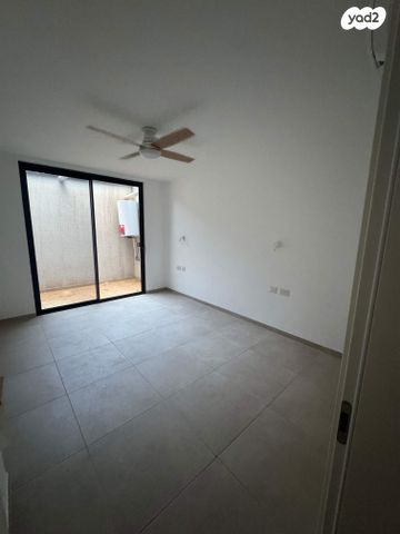 מרתף/ פרטר, יער חורשים 6, שכונה 11, תל מונד