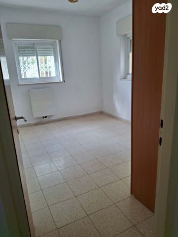 דירה, רבי בנימין 13, בית הכרם, רמת בית הכרם, ירושלים