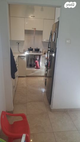 ימין אבות 12