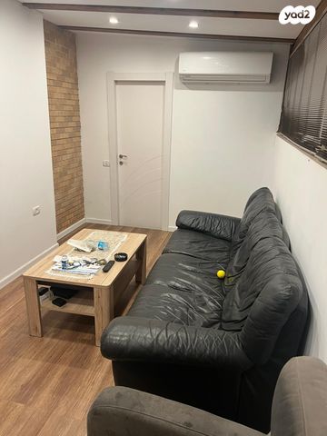 דירה, החרובים 11, בית אליעזר, חדרה