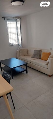 דירה, שמעון בר גיורא 27, שכונה ד', באר שבע