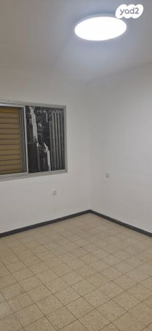 דירה, שדרות ח"ן 16, צור שלום, קרית ביאליק