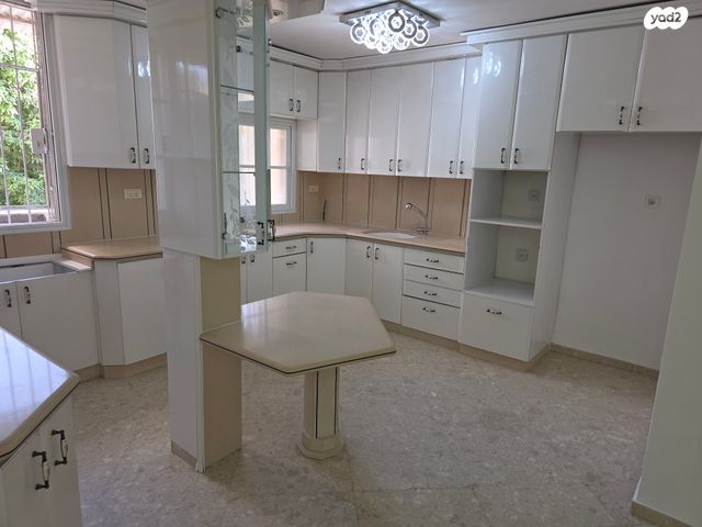 דירה, יהושע רבינוביץ 26, בן גוריון, חולון