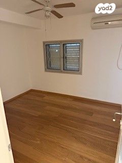 דירת גן, שפרינצק 14, שיכוני מזרחי, כפר סבא