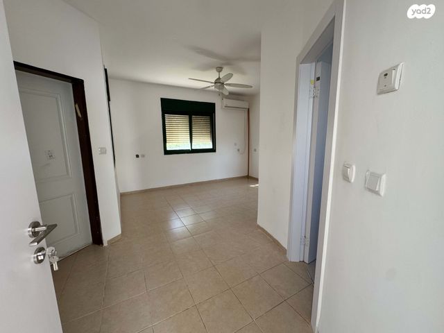 בית פרטי/ קוטג', פרח הלילך 1, חד נס, חד נס