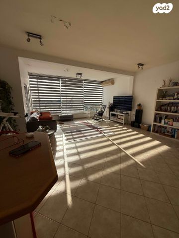 דירה, לויד ג'ורג' 3, לב תל אביב, לב העיר צפון, תל אביב יפו