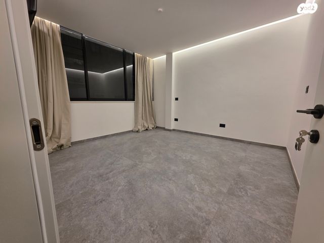 יחידת דיור, סוקולוב 55, גולן, רמת השרון