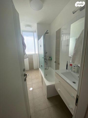 דירה, מבצע קדש 23, כצנלסון, ראשון לציון