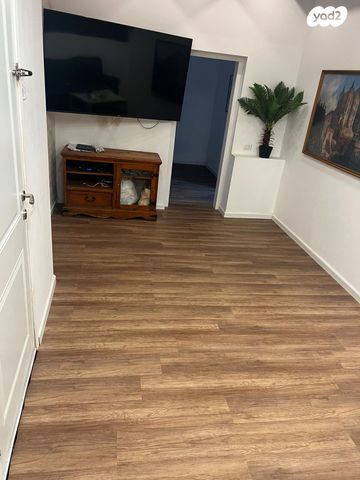 דירה, החרובים 11, בית אליעזר, חדרה