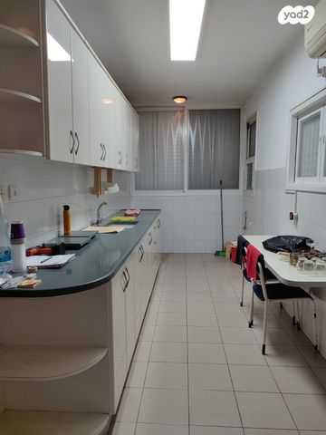 דירה, דרך אבא הלל 44, שכונת גפן, רמת גן