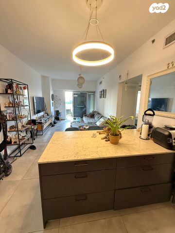 דרך מנחם בגין 144