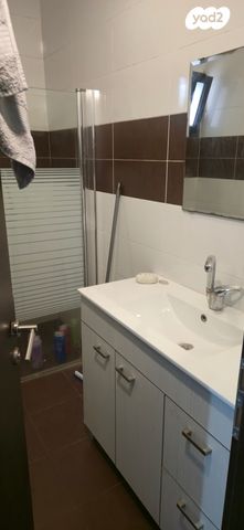 שאול טשרניחובסקי 81