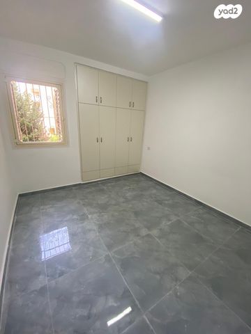 דירה, יוסף סרלין 3, נווה ברבור, כפר שלם מערב, תל אביב יפו