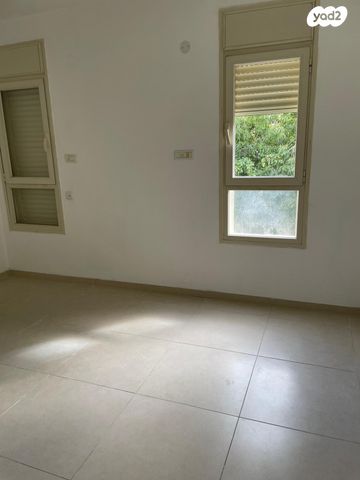 דירה, שושנת הכרמל 43, כרמל מערבי, חיפה