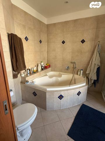 דירה, לויד ג'ורג' 3, לב תל אביב, לב העיר צפון, תל אביב יפו