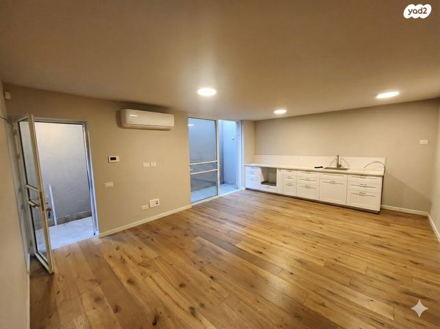 מרתף/ פרטר, זלמן שז"ר 1, גבעת אוויה, יהוד מונוסון