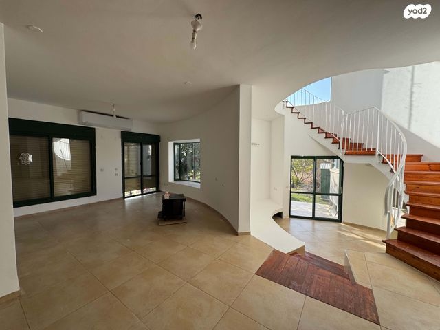 בית פרטי/ קוטג', פרח הלילך 1, חד נס, חד נס