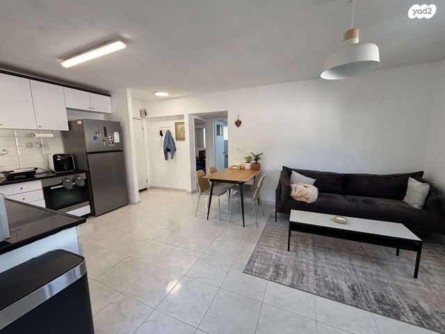 אבן שפרוט 21