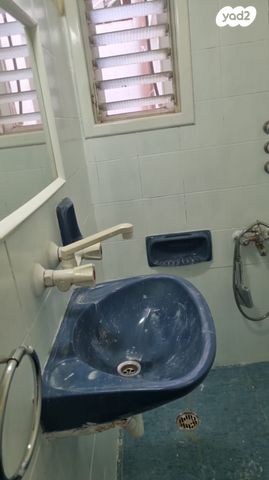 ישראל שחר 18