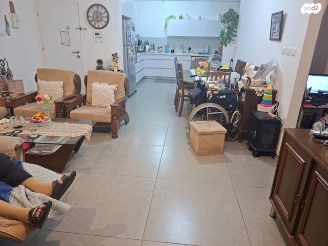 דירה, ז'בוטינסקי 8, מרכז דרום, רעננה