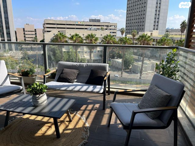 דירה, הדף היומי 1, נווה שרת, תל אביב יפו