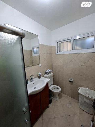 מרתף/ פרטר, התפוח 10, שיכוני המזרח, ראשון לציון