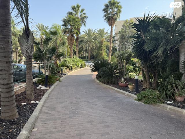 דירה, יצחק בן צבי 12, נווה גנים, קרית מוצקין