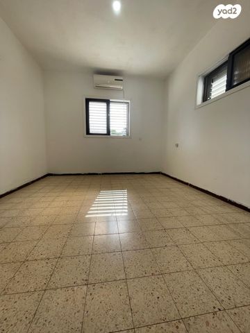 דירה, שלום צלח 45, עמישב, פתח תקווה