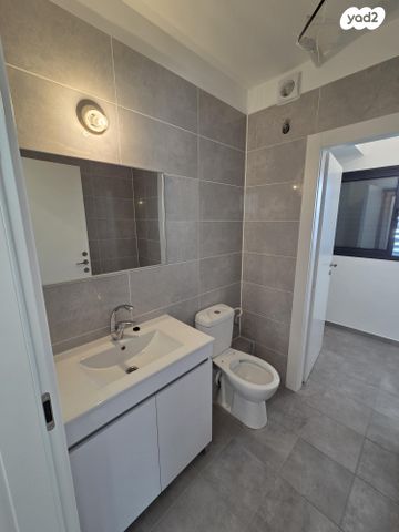 דירה, הרב צבי יהודה קוק 23, אגמים מזרח, אשקלון