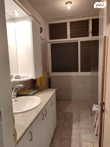 דירה, דרך אבא הלל 44, שכונת גפן, רמת גן