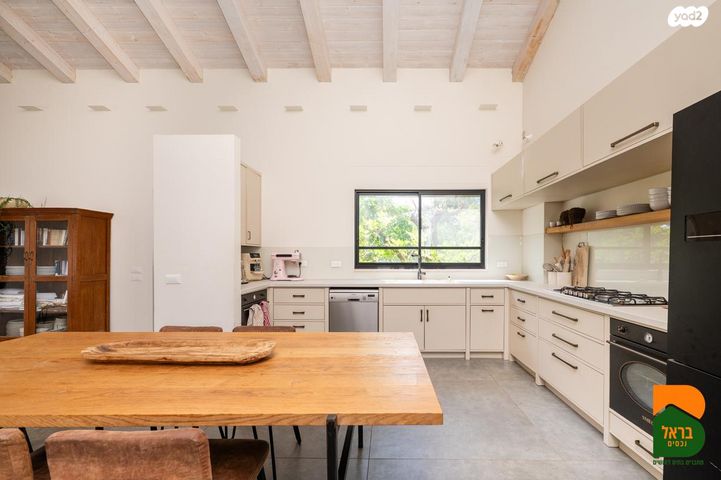 דו משפחתי, השמורה, זכרון יעקב