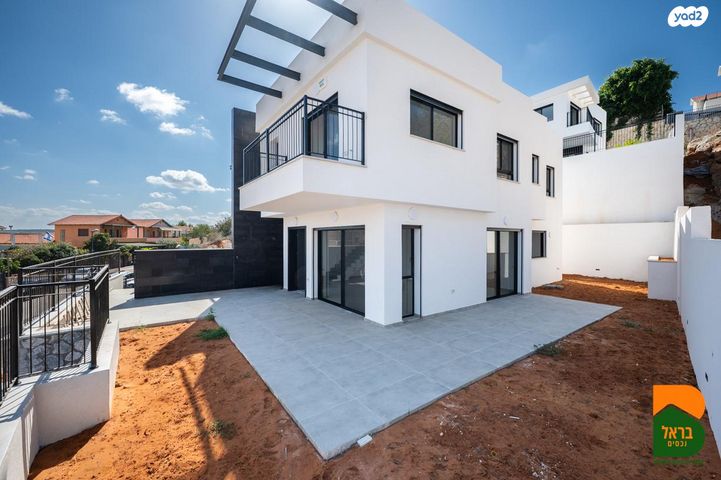 דו משפחתי, גבעת עדן, זכרון יעקב