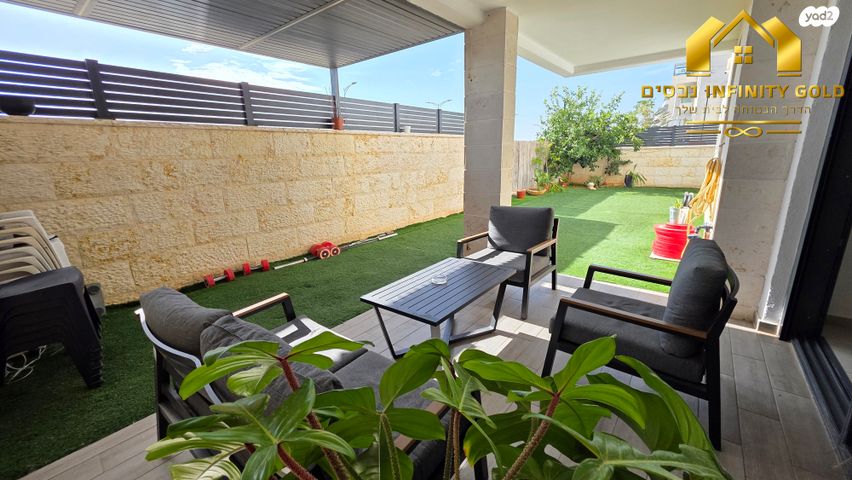 דירת גן, יקינטון 14, הפרחים, חריש