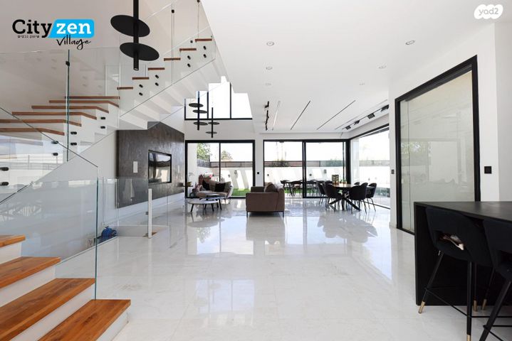 דו משפחתי, 212 מערב, אבן יהודה