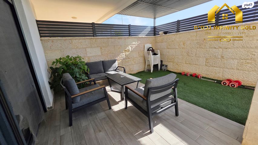 דירת גן, יקינטון 14, הפרחים, חריש