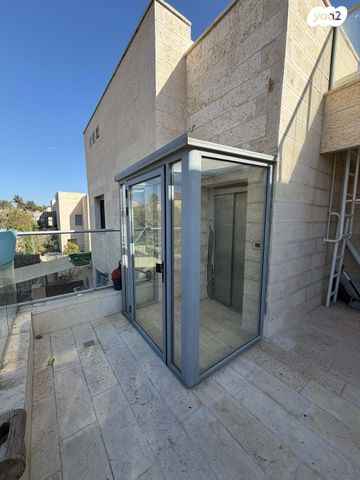 גג/ פנטהאוז, סנסן, צור הדסה