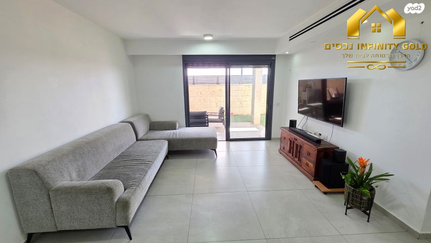 דירת גן, יקינטון 14, הפרחים, חריש