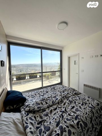 גג/ פנטהאוז, סנסן, צור הדסה