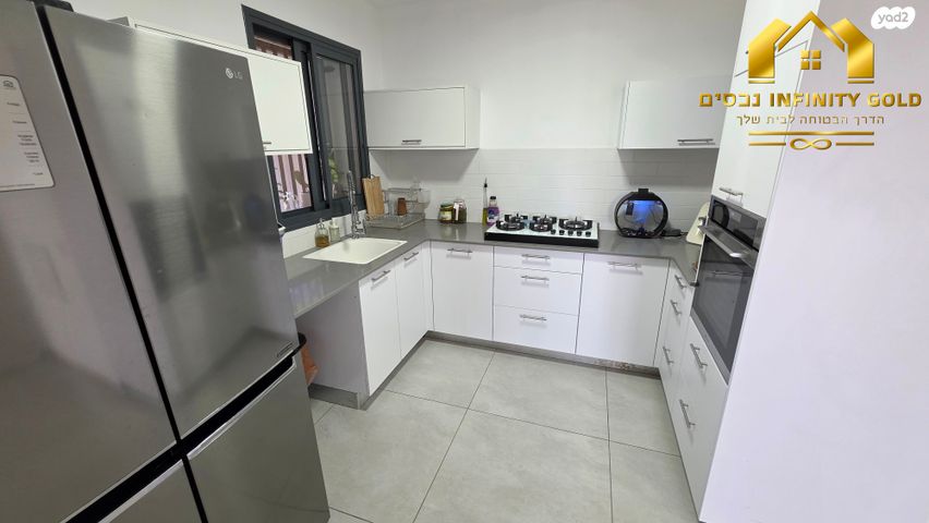 דירת גן, יקינטון 14, הפרחים, חריש