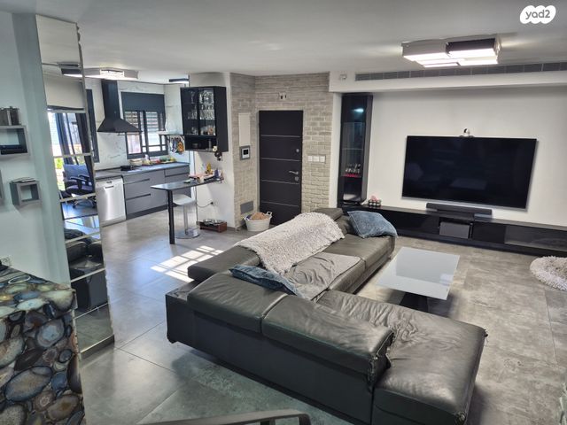 בית פרטי/ קוטג', גן יבנה