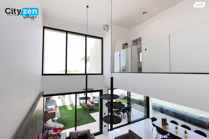 דו משפחתי, 212 מערב, אבן יהודה