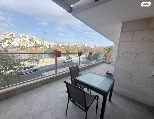 דירה, דוכיפת, הציפורים, מודיעין מכבים רעות