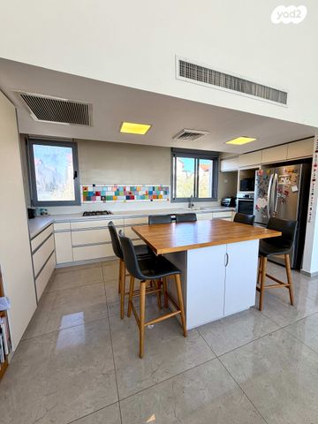 גג/ פנטהאוז, סנסן, צור הדסה