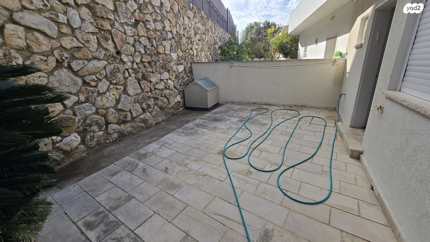 דו משפחתי, גלבוע, נופית, נופית