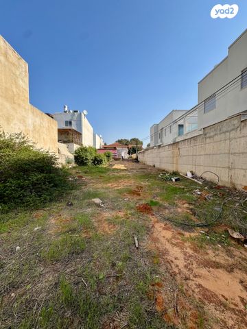 דו משפחתי, מורשה, רמת השרון