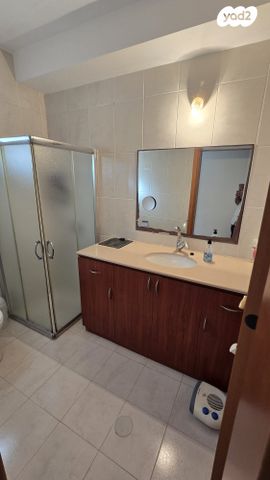 דו משפחתי, גלבוע, נופית, נופית